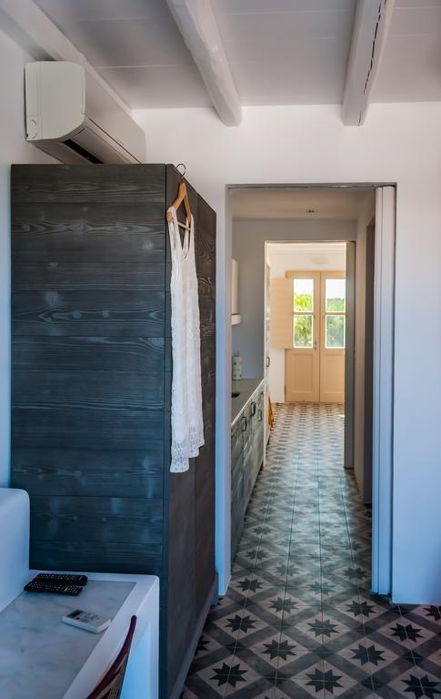 Milia Gi Suites Pollonia Rum bild