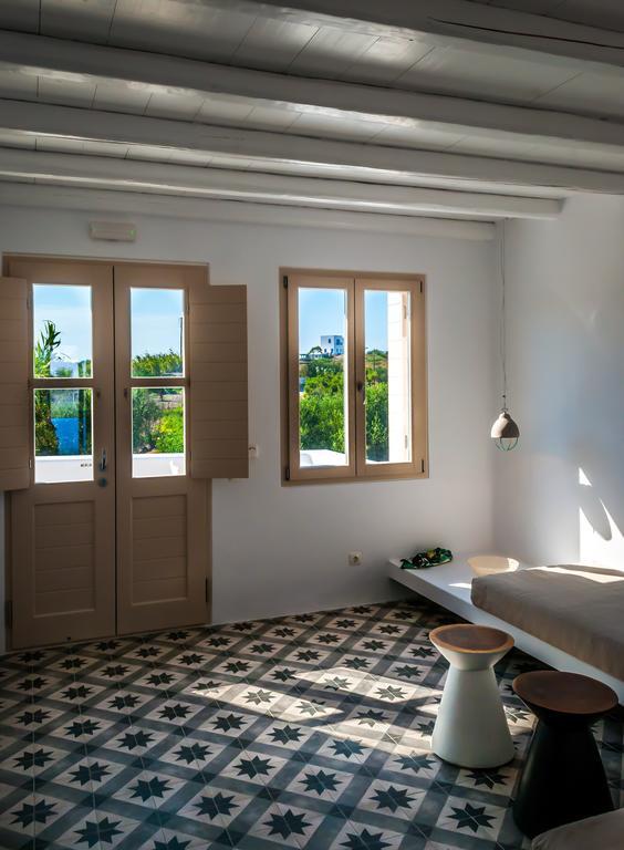 Milia Gi Suites Pollonia Rum bild