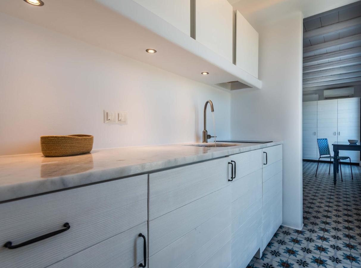 Milia Gi Suites Pollonia Exteriör bild