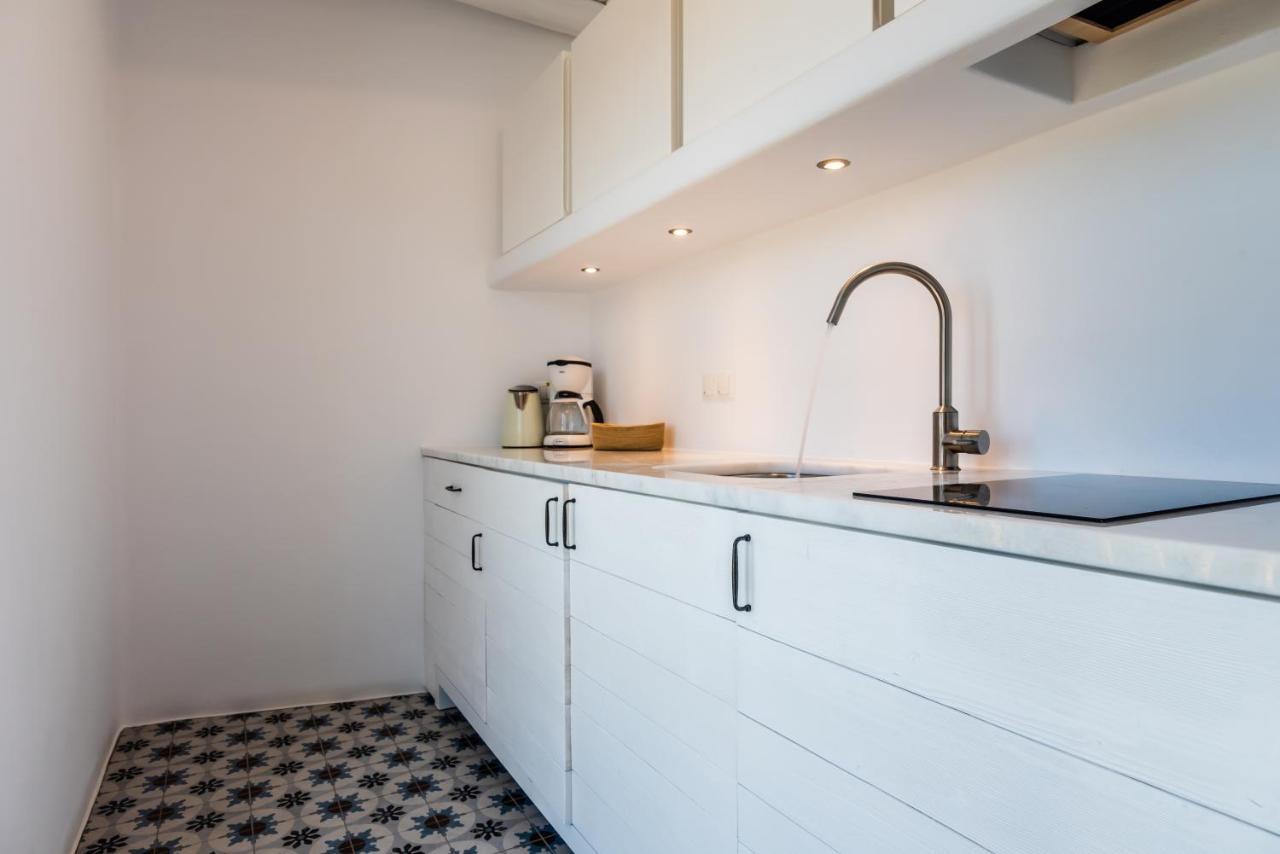 Milia Gi Suites Pollonia Exteriör bild