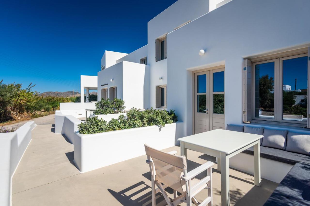 Milia Gi Suites Pollonia Exteriör bild