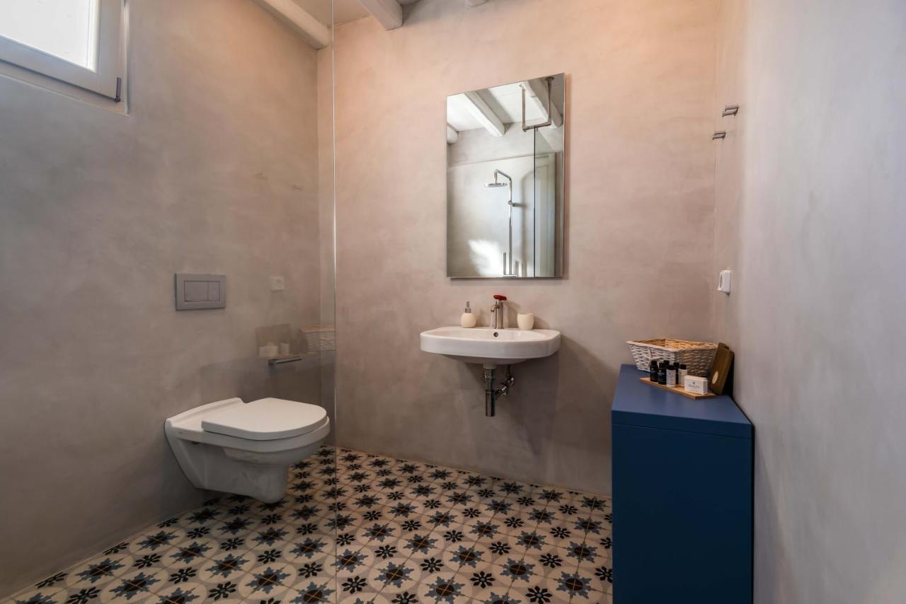 Milia Gi Suites Pollonia Exteriör bild